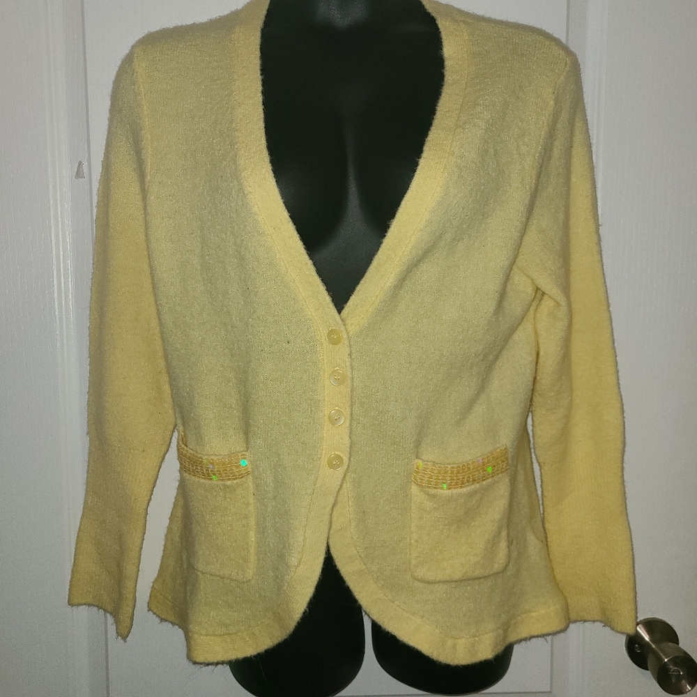 🚨3 for$21-- Superb Fuzzy Lemon Cardigan sz XL